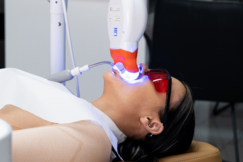 Zoom in-office teeth whitening procedure at a dental clinic in Antalya